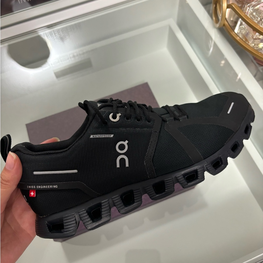 New On! Run On Clouds. All black size 6.5.